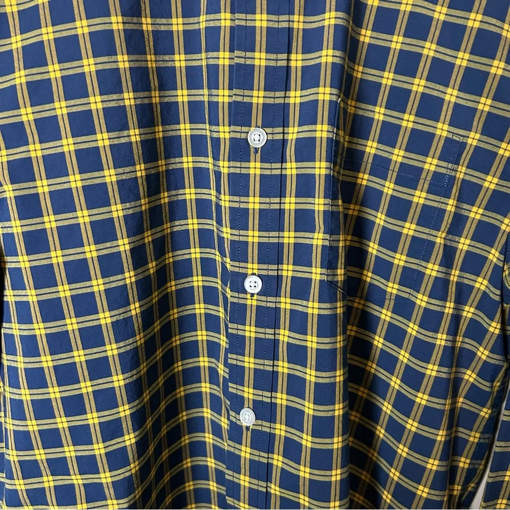 Banana Republic Men Navy and Yellow Plaid Button-Down Shirt, Preppy Look, Size M